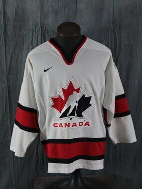 Team Canada Hockey Jersey (VTG) - 2002 Home Jersey by Nike - Men's Medium